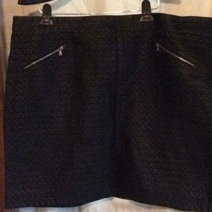 Quilted faux leather short skirt